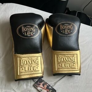 No Boxing No Life Metallic Gold & Black 10oz Gloves
